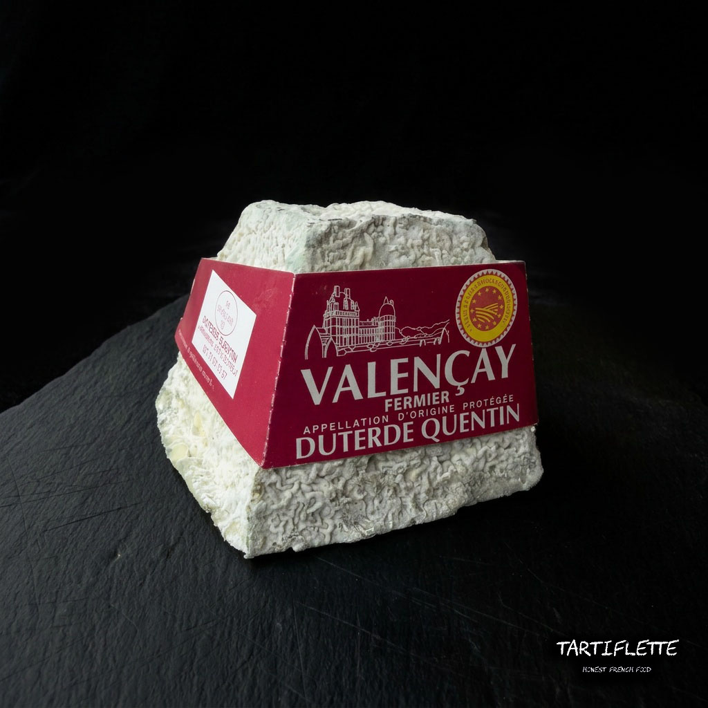 Валенсе френско козе сирене фермерско непастьоризирано мляко Valençay Fermier AOP
